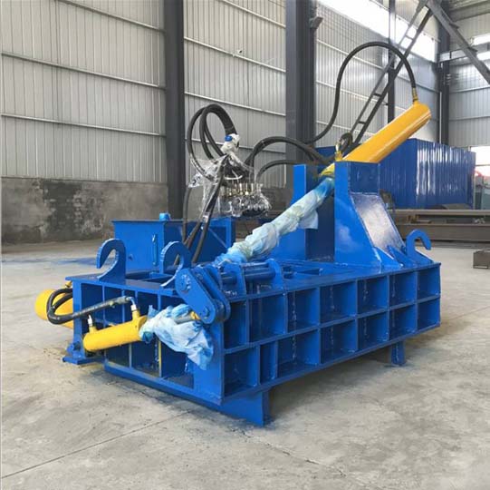 Hydraulic aluminum cans recycling machine