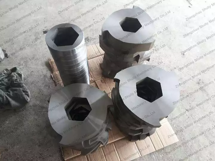 Double shaft crusher blades