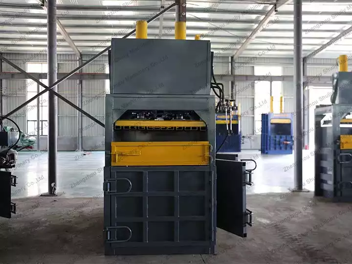 Role of vertical waste baler in recycling industry