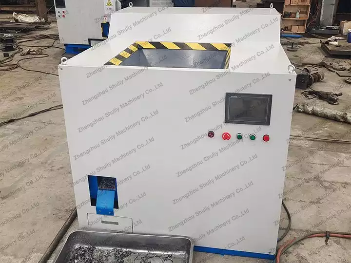 Aluminum chip briquetting machine